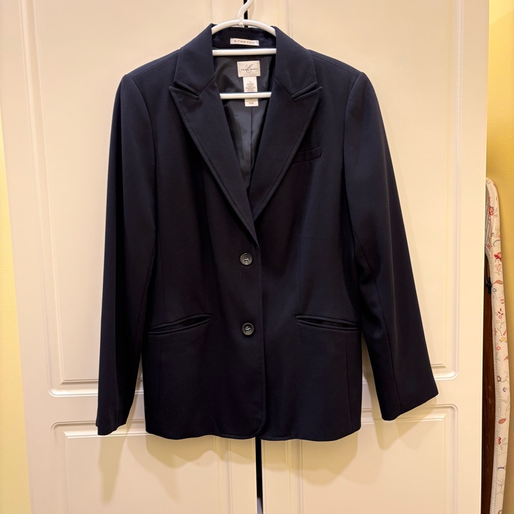 EUC Emma James Black Suit Jacket Blazer Size 14 Stretch Pockets Shapely NICE